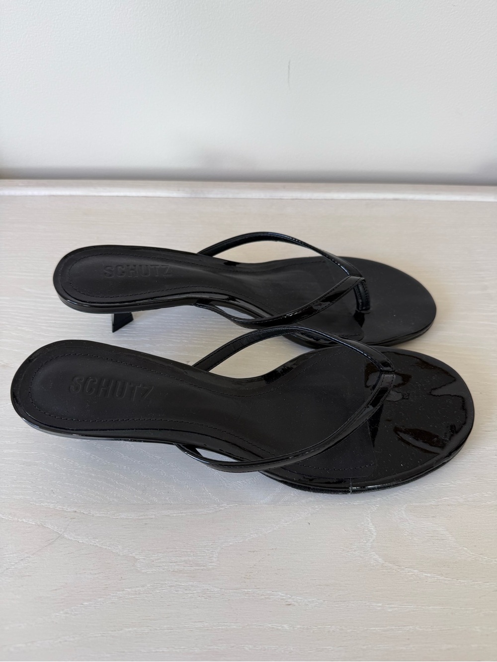 SCHUTZ Black Patent Thong Sandals with Slim Heel